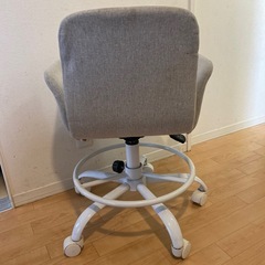 回転椅子の画像