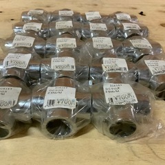 4個の値段 ACE エース DCクロス 25mm ダイカスト パイプハンガー継手 ジョイント /収納/クローゼット  の画像