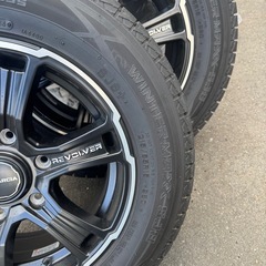ハイエース　
スタッドレスタイヤの画像
