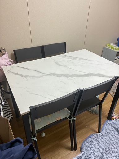ダイニングテーブル