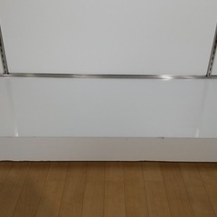 パネル式ハンガーラック・傾斜ハンガー３本付・洋服掛け・ネット付・キャスター付き・０２の画像