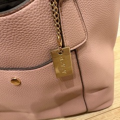 a.v.v カバンの画像