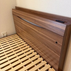 ダブルベット 
ベットフレームの画像