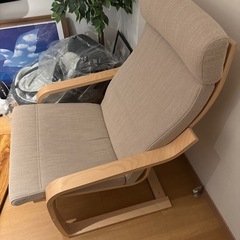 IKEAの1人用椅子の画像