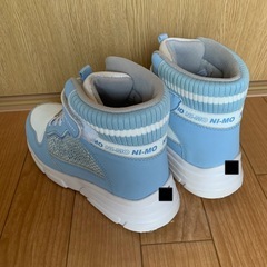 21.0防寒スニーカーの画像