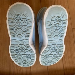 21.0防寒スニーカーの画像