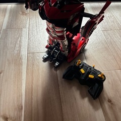 赤色　
ラジコンの画像