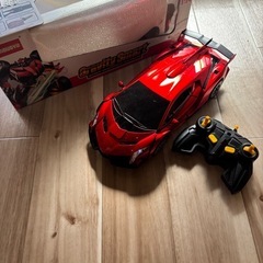 赤色　
ラジコンの画像