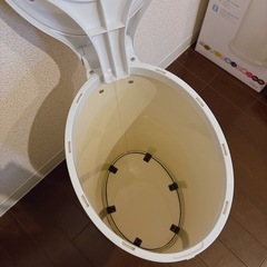 ubbi インテリアおむつペール アイボリーの画像