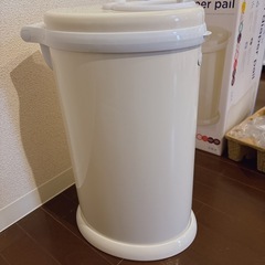 ubbi インテリアおむつペール アイボリーの画像