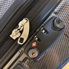 スーツケース大(ファスナー1個なし鍵なし)の画像