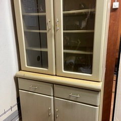食器棚の画像