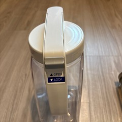 ピッチャー、茶筒、冷水筒の画像