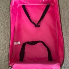 キティちゃん旅行カバンの画像