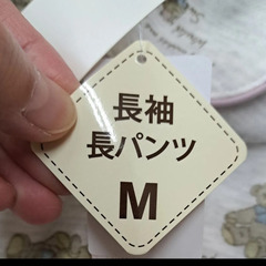 婦人用　らくらく寝返りパジャマ　前開き　М　新品タグ付き　綿ポリ　長袖　長パンツ　決まりましたの画像