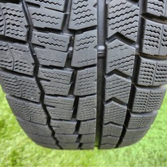 ヴェゼル用スタッドレスタイヤ 215/60R16 ダンロップ ホイール付き 4本セットの画像