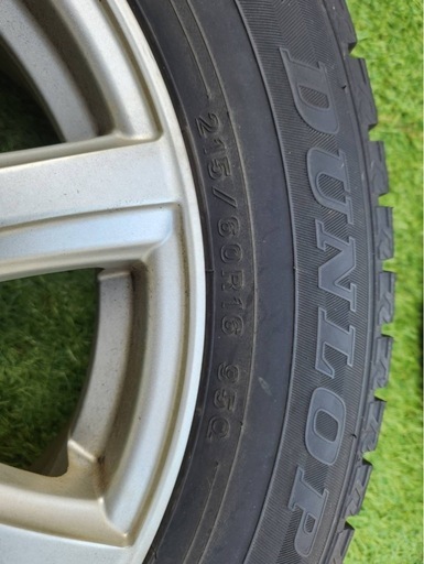ヴェゼル用スタッドレスタイヤ 215/60R16 ダンロップ ホイール付き 4本セット