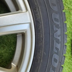 ヴェゼル用スタッドレスタイヤ 215/60R16 ダンロップ ホイール付き 4本セットの画像