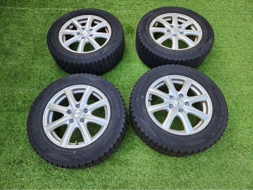 ヴェゼル用スタッドレスタイヤ 215/60R16 ダンロップ ホイール付き 4本セット