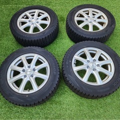 ヴェゼル用スタッドレスタイヤ 215/60R16 ダンロップ ホ...