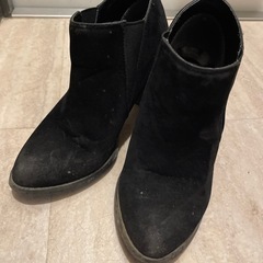 黒ブーツの画像