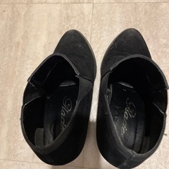 黒ブーツの画像