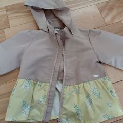 90サイズ　ウインドブレーカー