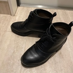 レディース黒ブーツの画像