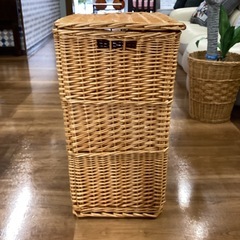 ラタンランドリーボックス【町田市再生家具】1106の画像