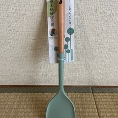 未使用の深型フライパン、蓋、スパチュラセットで差し上げますの画像