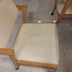 ダイニングテーブルの画像