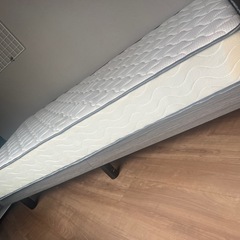 セミシングルベッドフレーム＆マットレスの画像