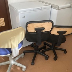 事務用椅子3脚の画像