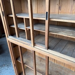 昭和レトロな食器棚ガラス戸のガラス抜きの画像