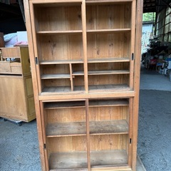 昭和レトロな食器棚ガラス戸のガラス抜きの画像