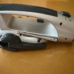 電池不要 手回し充電 ラジオ LEDライトの画像