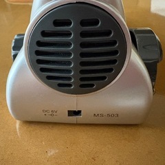 電池不要 手回し充電 ラジオ LEDライトの画像