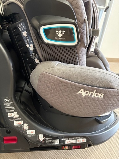 値下げしました！Aprica チャイルドシート ISOFIX
