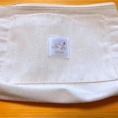 スヌーピーのマグカップとポーチのセットの画像