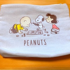 スヌーピーのマグカップとポーチのセットの画像