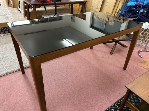 モデルルーム展示品ガラステーブルWITH