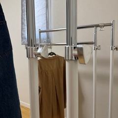 ニトリ　縦横伸縮ハンガーラックの画像