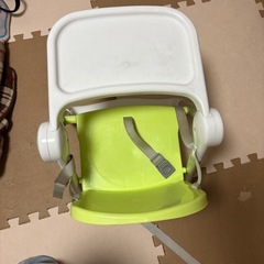 子ども椅子　テーブル付きの画像