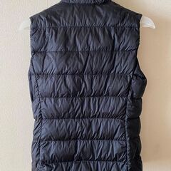 ユニクロ★ウルトラライトダウン・ベスト／レディースMの画像