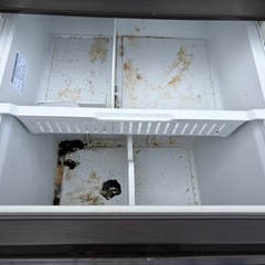 2021年製 Hisense 3ドア ノンフロン冷凍冷蔵庫 HR-D3601S 360Lの画像