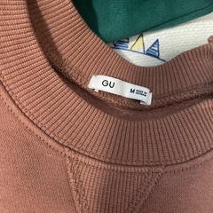 GUトレーナーM2枚の画像