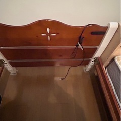 木製シングルベットフレーム&マットレスセット　コンセント付きベッドの画像