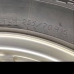 　スタッドレスタイヤホイールセット
265-70-16 の画像