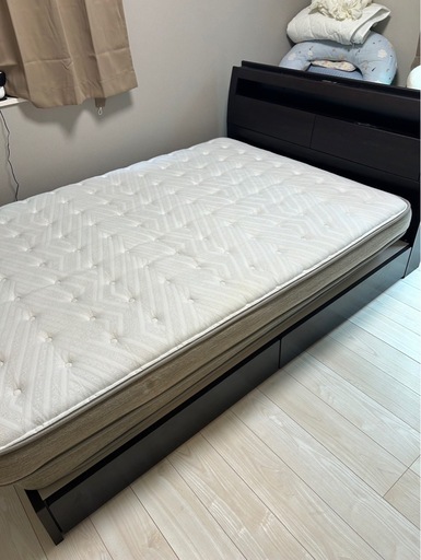 美品 ニトリ Nスリーププレミアダブルマットレス&ベットフレームセット　収納コンセント付き