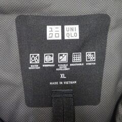 ( E-0 )UNIQLO ユニクロ　ブロックテックパーカ/3Dカット　メンズ XL ブラック 黒 アウトドアフーディージャケット マウンテンパーカー 中古の画像